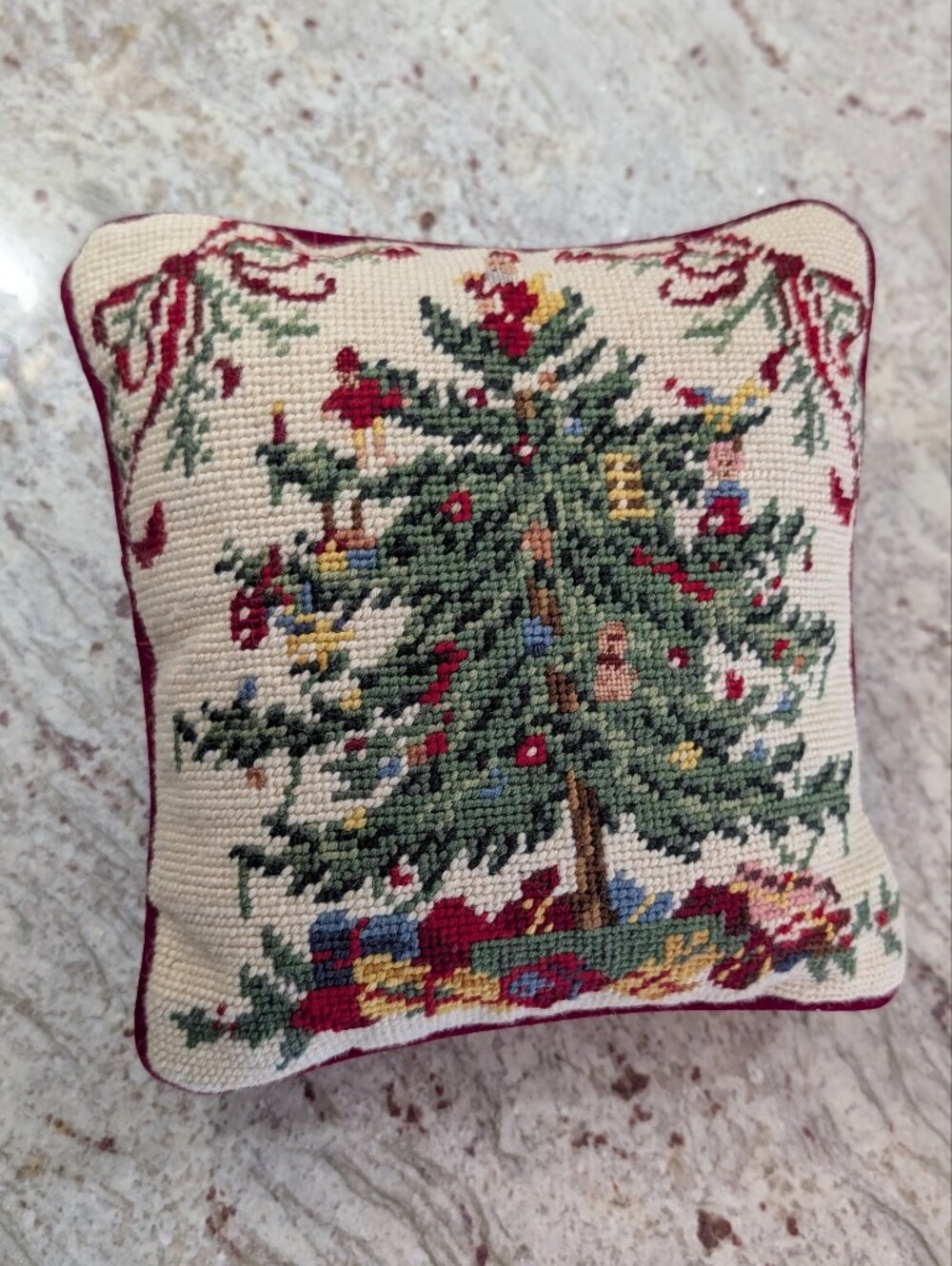Needlepoint Christmas Tree Pillow Cover Red Velvet Back & Zipper 10" Square EUC